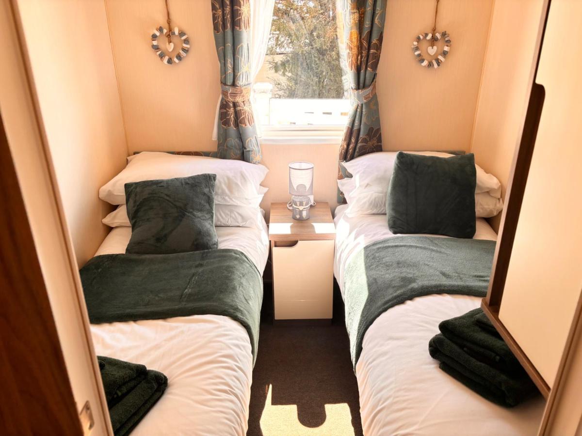Seaside Escape in Wemyss Bay - Housity