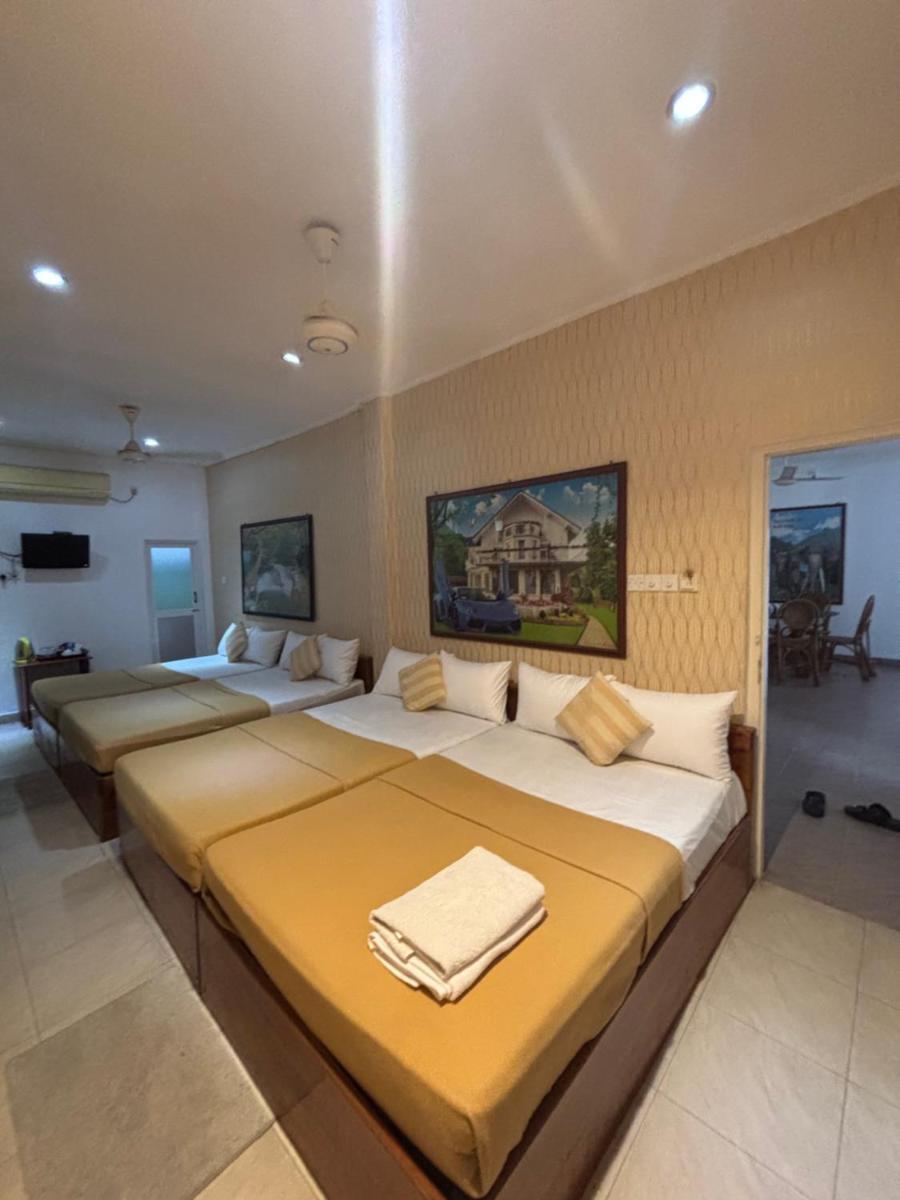JKAB Park Hotel - Housity