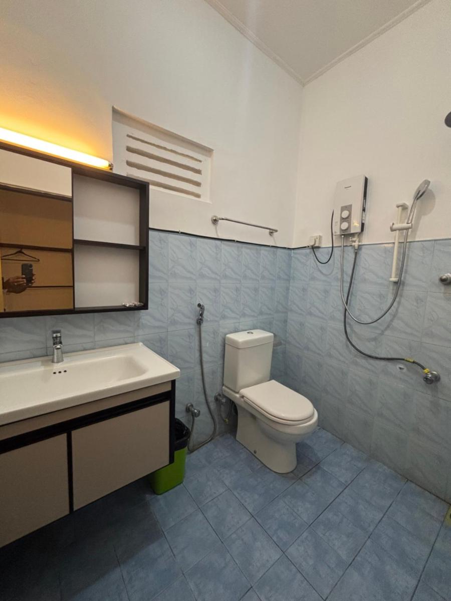JKAB Park Hotel - Housity