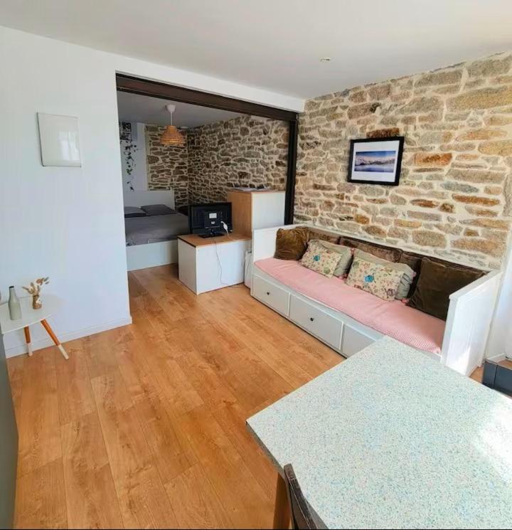 Superbe studio, avec cuisine et espace extérieur - Housity