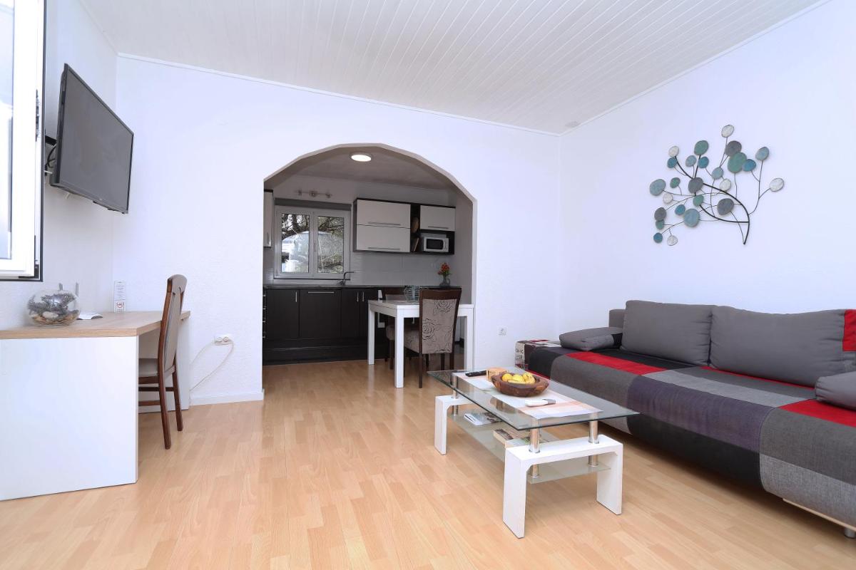 Apartments Lada - Housity