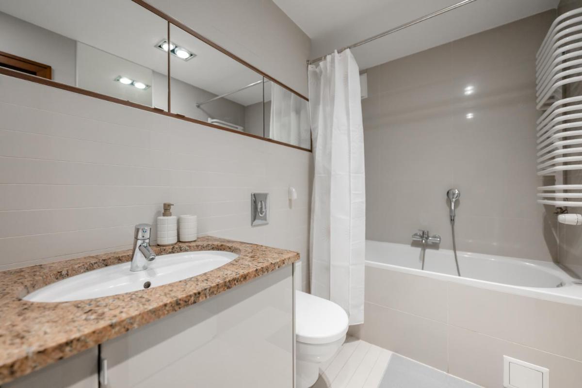 NiceOne Apartment Number 8 - W samym Centrum! - Housity