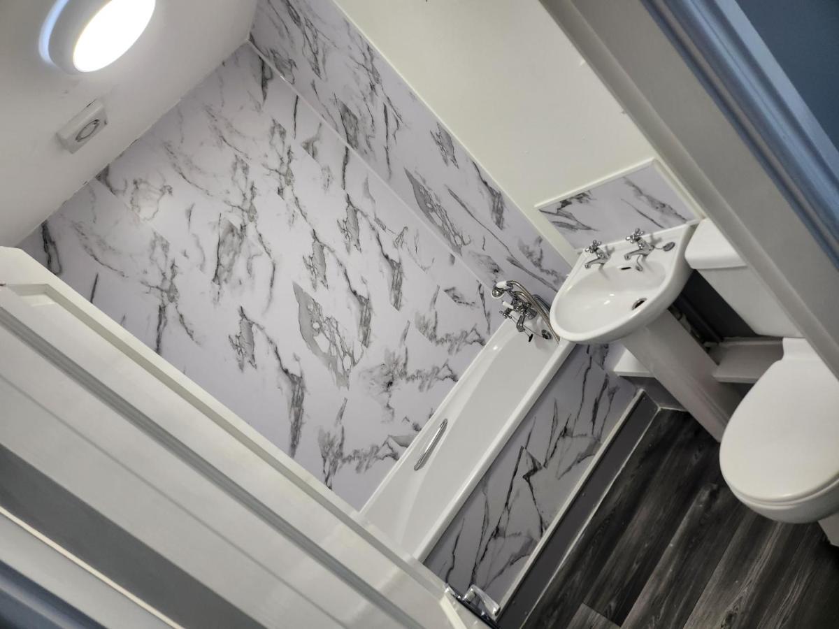 The Manor House Hotel Ferryhill - Housity