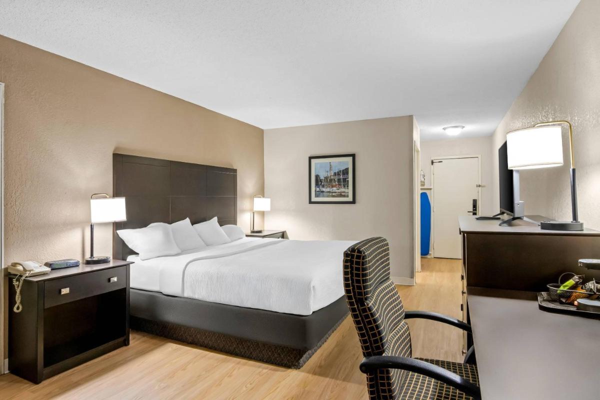 Quality Inn & Suites - Housity
