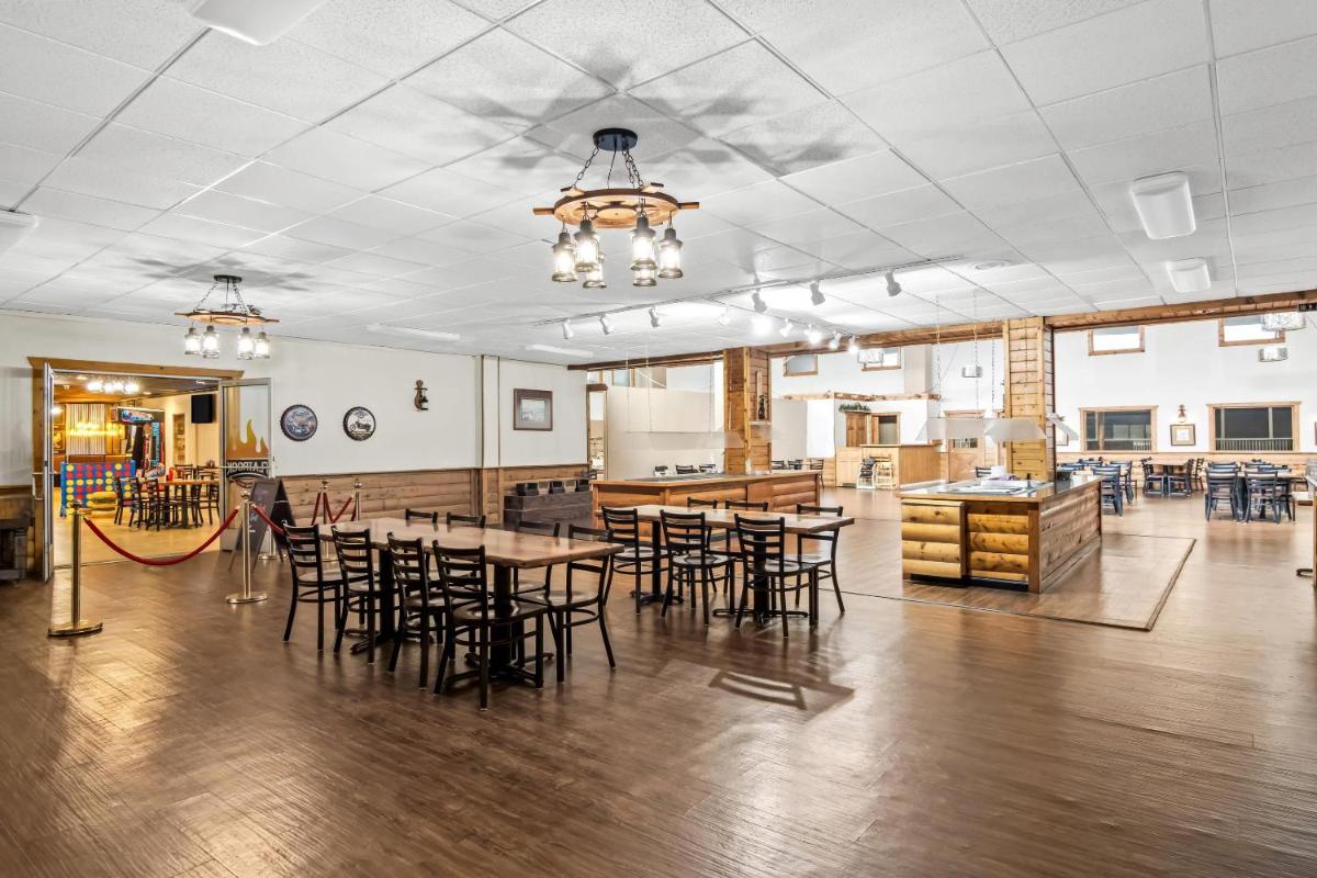 Quality Inn & Suites - Housity