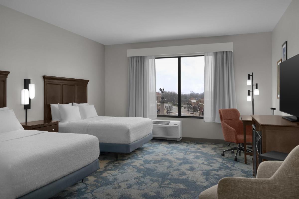 Hampton Inn & Suites Mishawaka/South Bend at Heritage Square - Housity