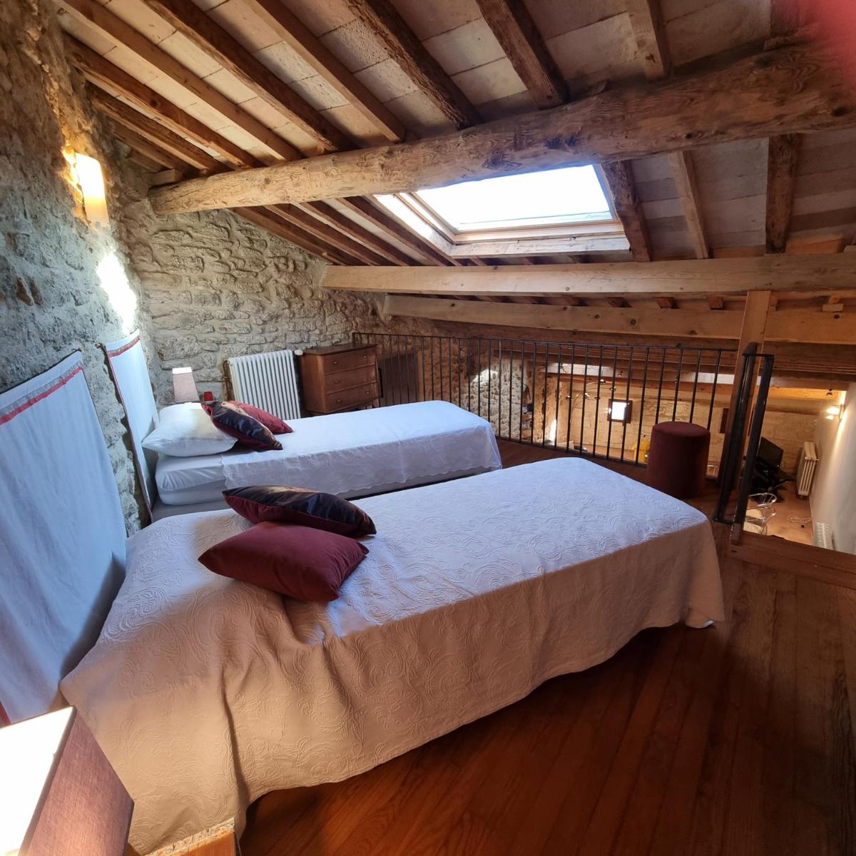 Bright and quiet in Nezignan L Eveque - Housity