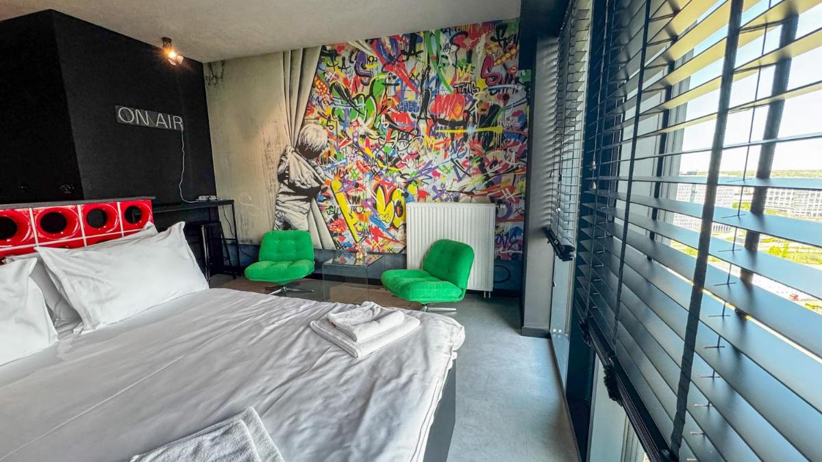 Katowice Sky Apartments Zabrska15 21st Floor or 10th Floor Parking Self Check-In - Housity