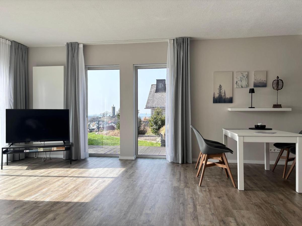 Ferienwohnung-mit-grosser-Terrasse-und-Garten-fuer-Geniesser - Housity