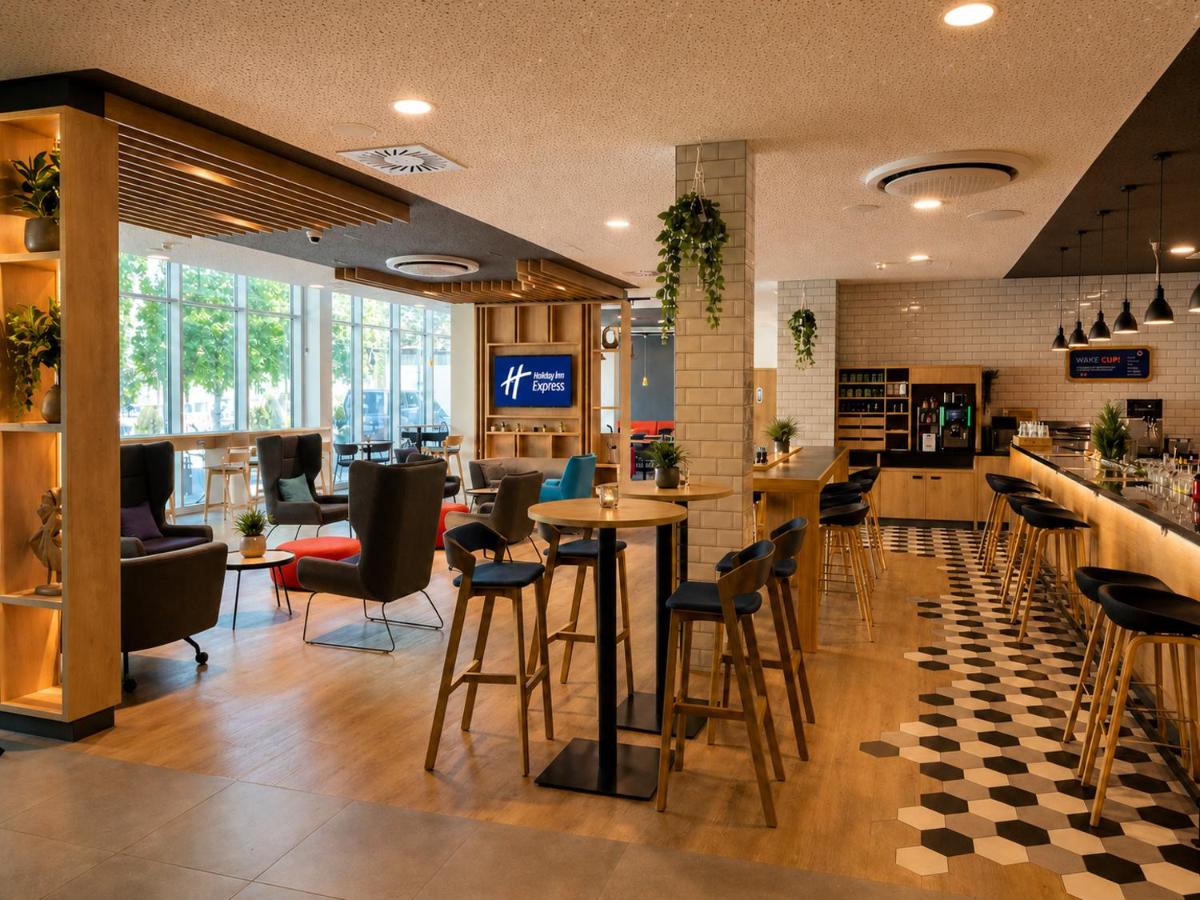 Holiday Inn Express Munich Airport - Erding by IHG - Housity