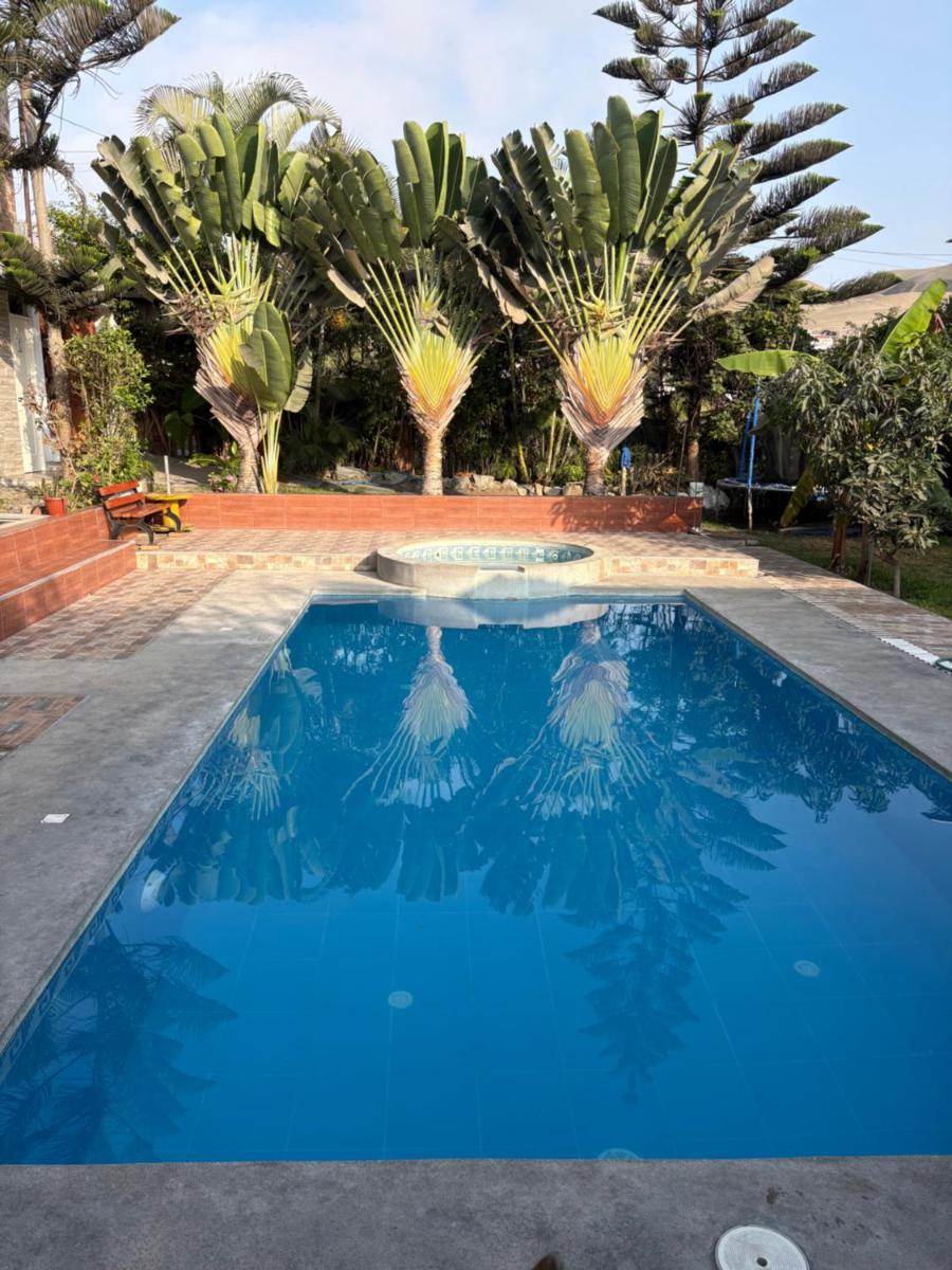 Alojamiento familiar con piscina cerca al mar - Housity