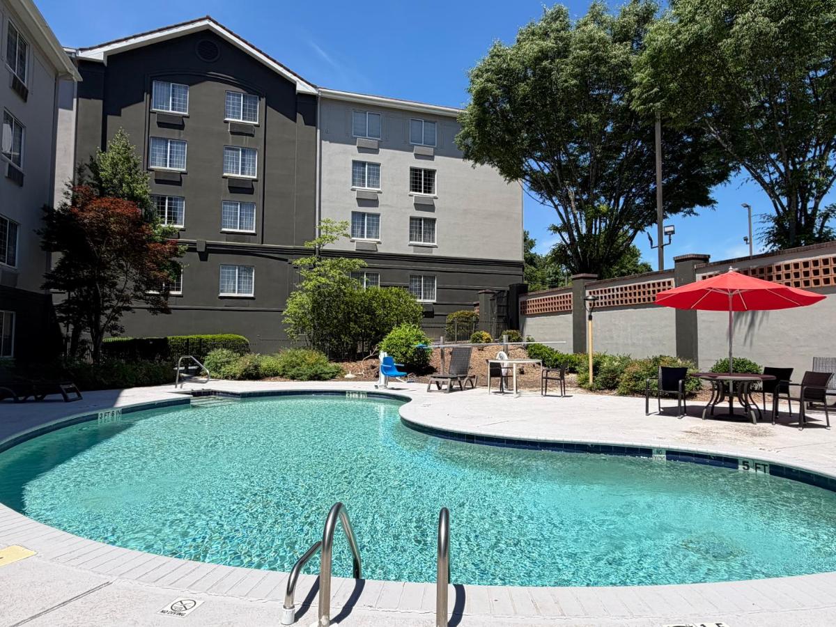 La Quinta by Wyndham Birmingham Homewood - Housity