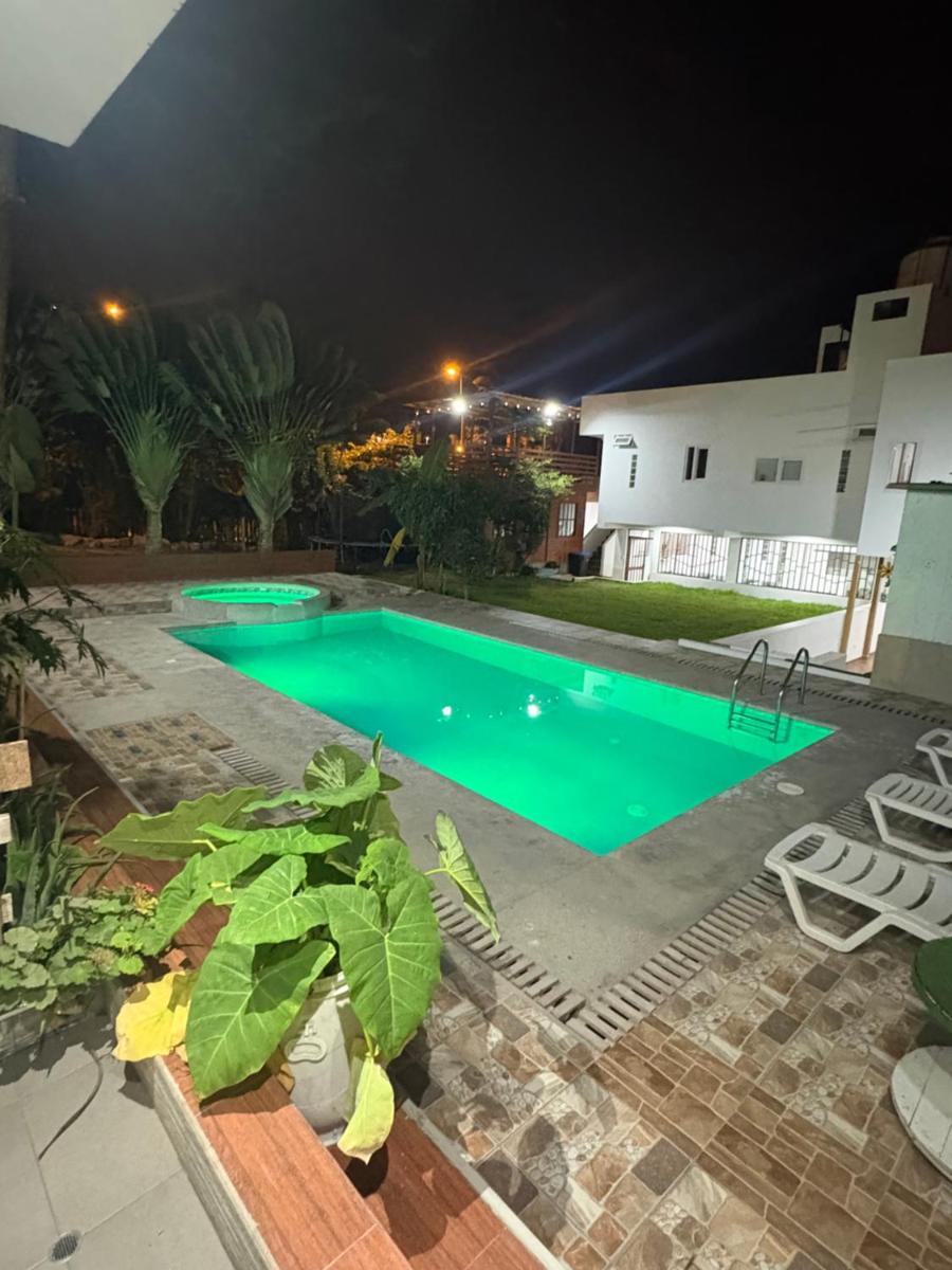 Alojamiento familiar con piscina cerca al mar - Housity