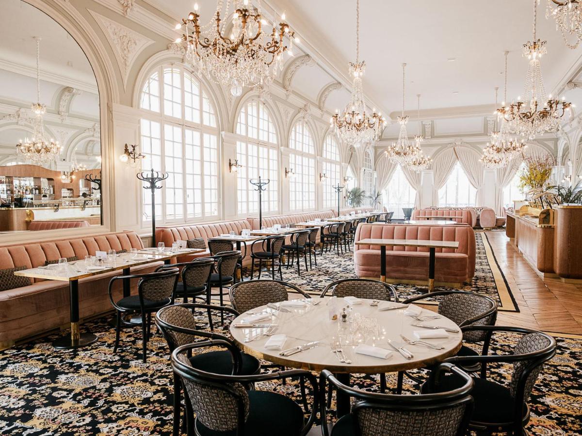 Restaurant ou autre lieu de restauration dans l'établissement Hôtel Les Lumières - Relais & Châteaux
