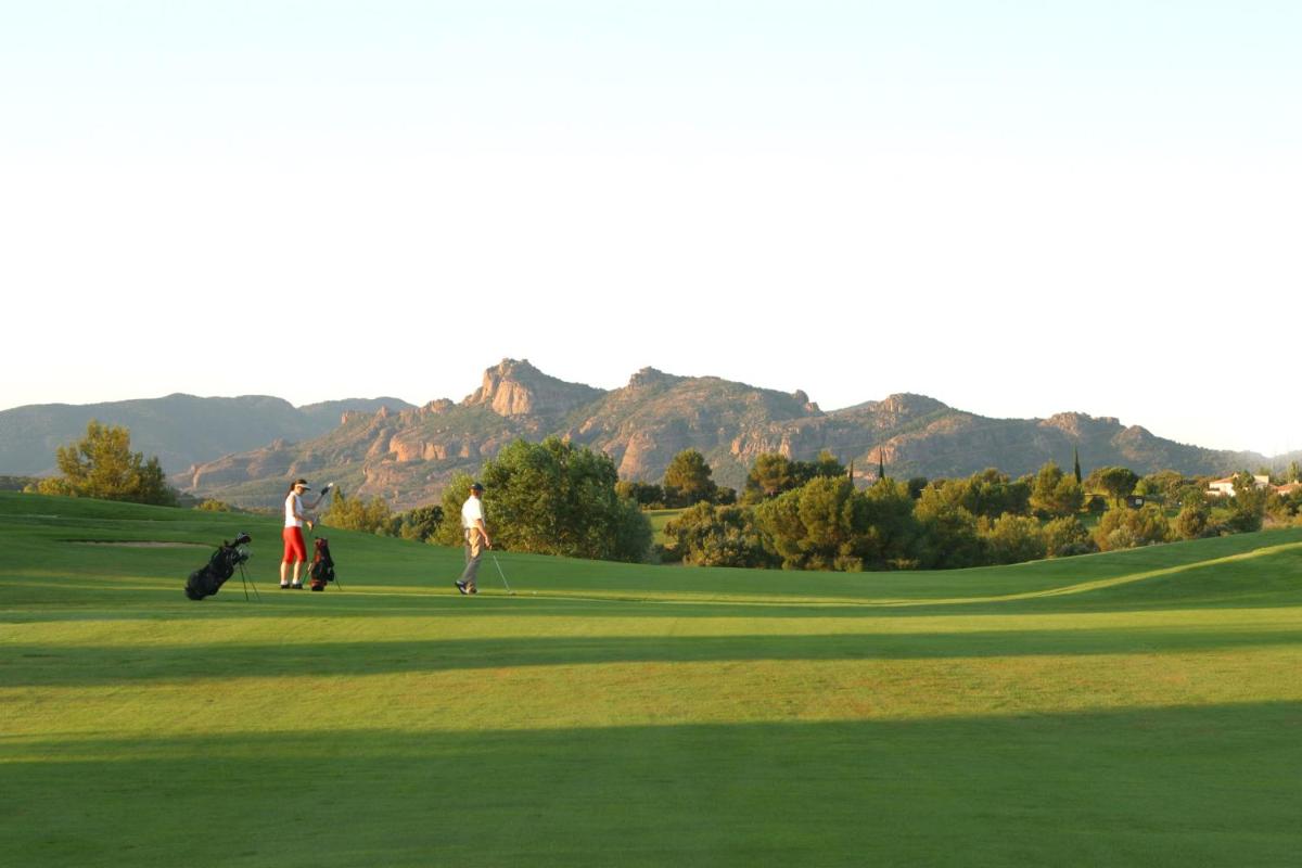 Golf sur le terrain de le complexe hôtelier ou à proximité