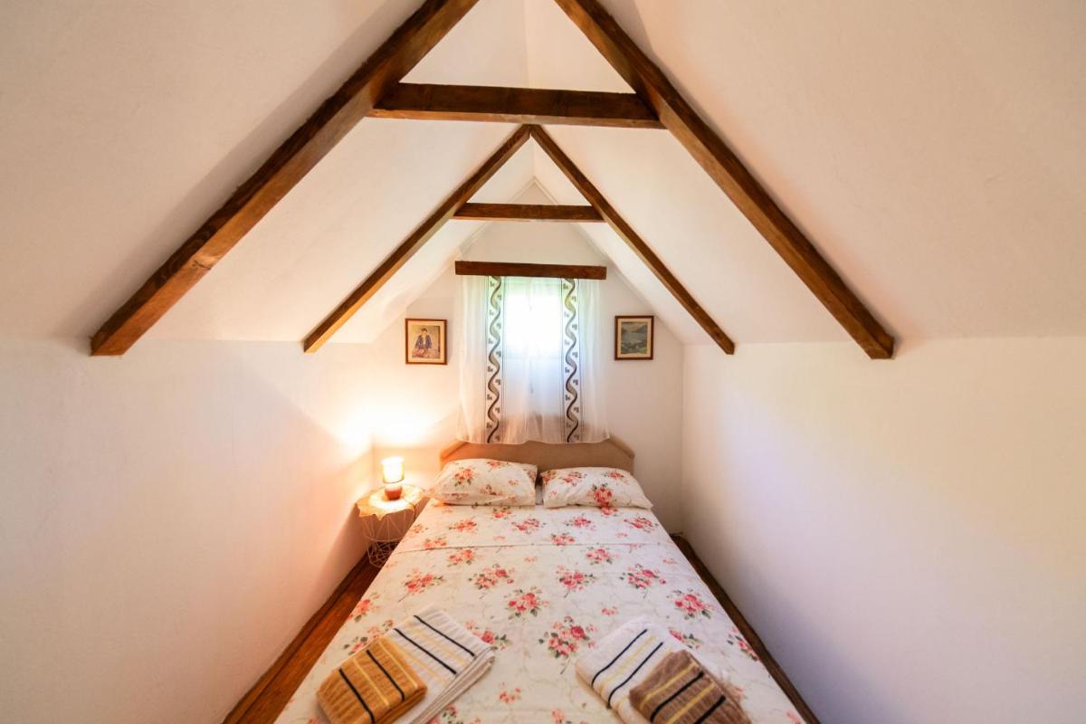 Vikendica,Bungalovi Lipska pećina - Hizvo
