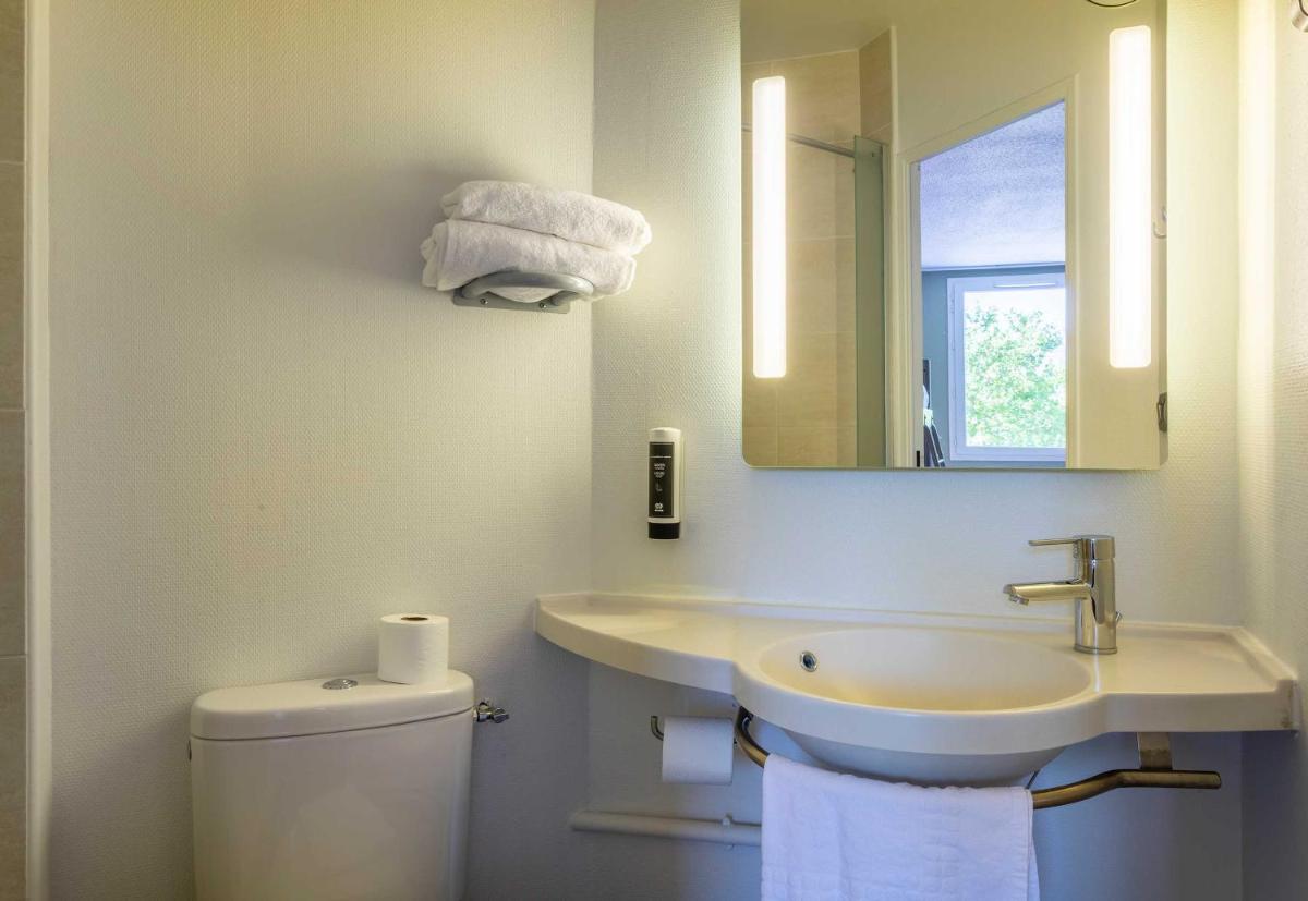 B&B HOTEL Toulon Ollioules - Housity
