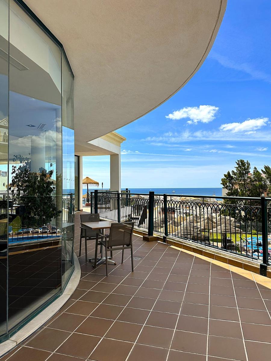 Uma varanda ou terraço em Cerro Mar Atlantico & Cerro Mar Garden