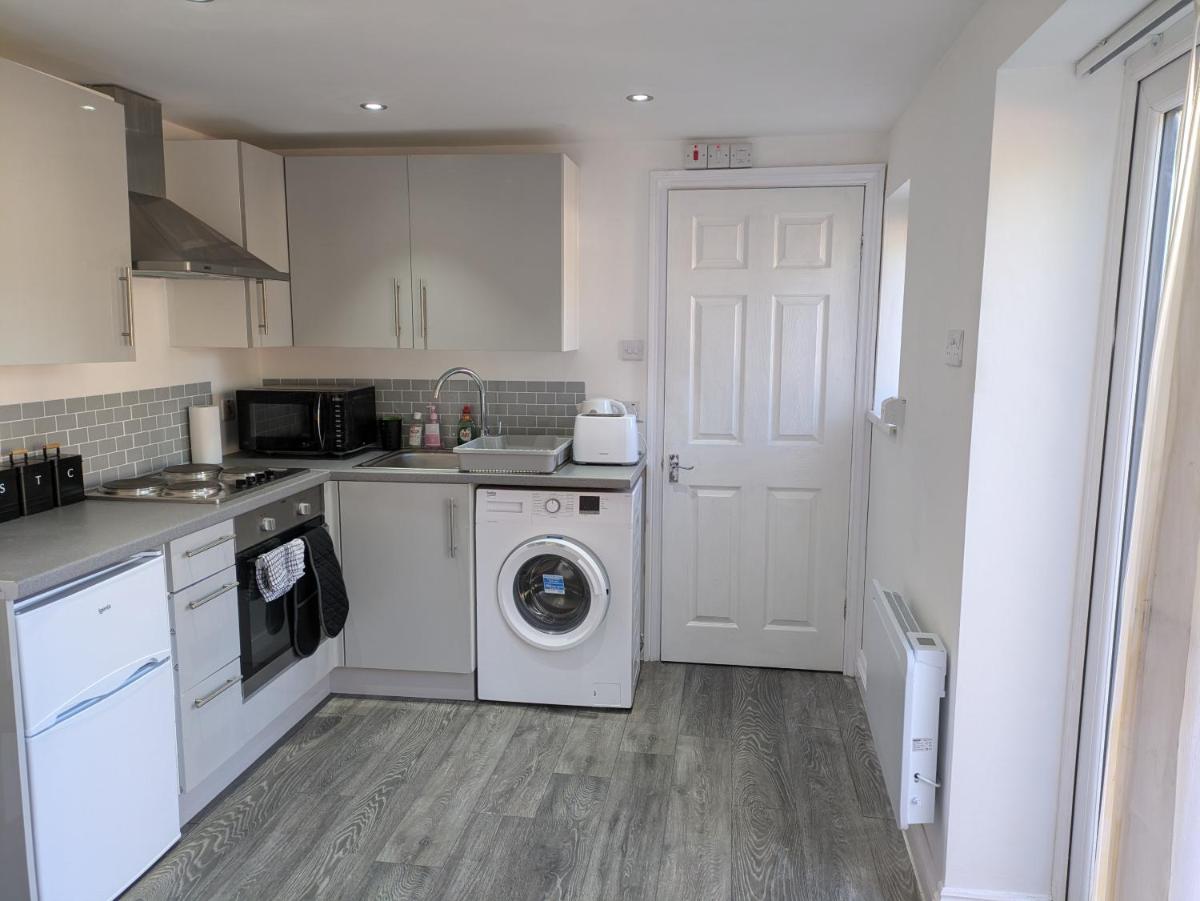 Peaceful and Comfortable Guest Residence in Chorlton, Manchester - Housity