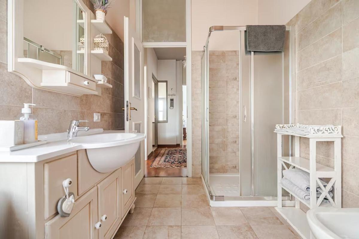 B&B La Casa di Pamela - 5 min Lago Varese - Housity