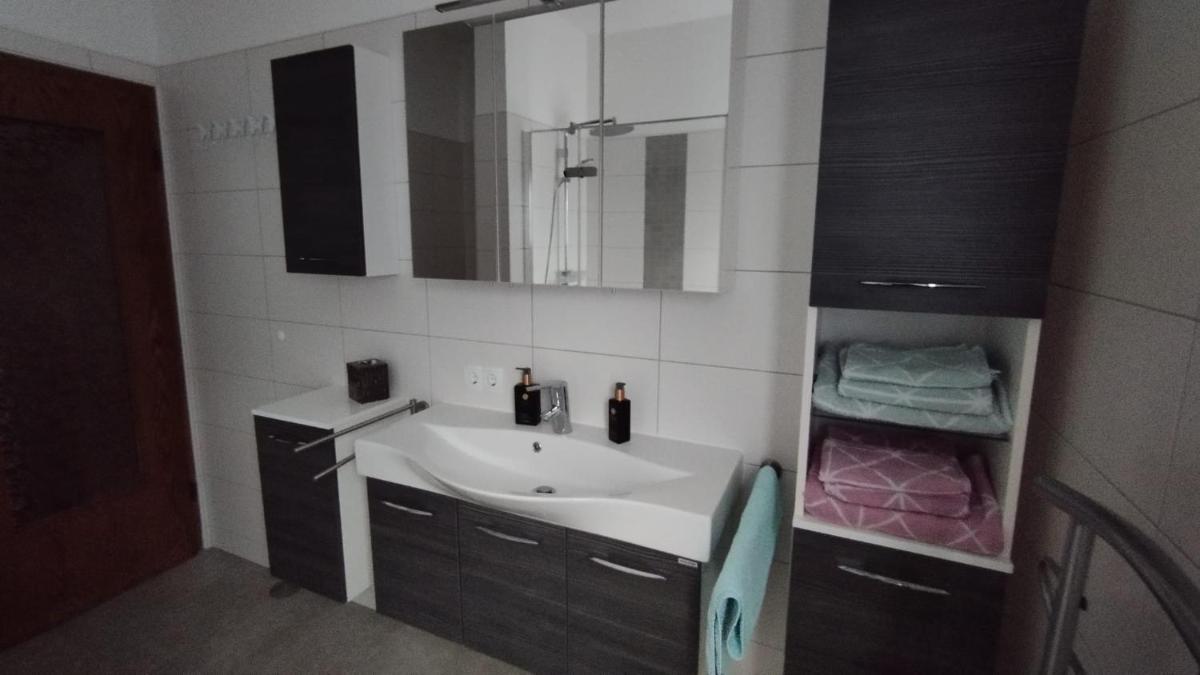Ferienwohnung am Hörselufer - Housity
