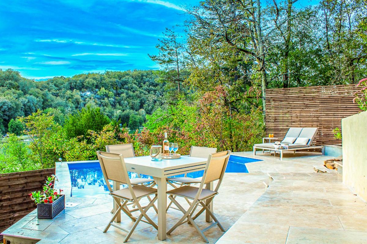 Lake House Catus - Housity