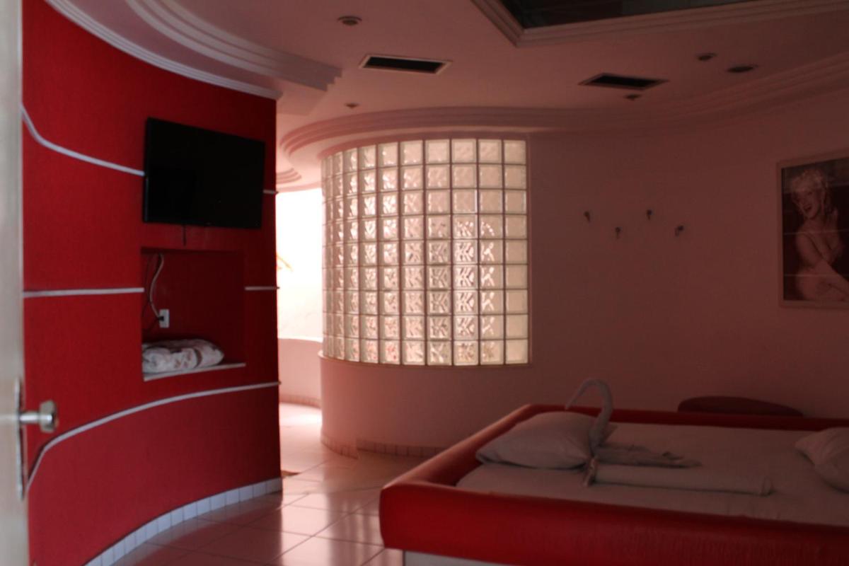 Flamboyant Hotel - Housity