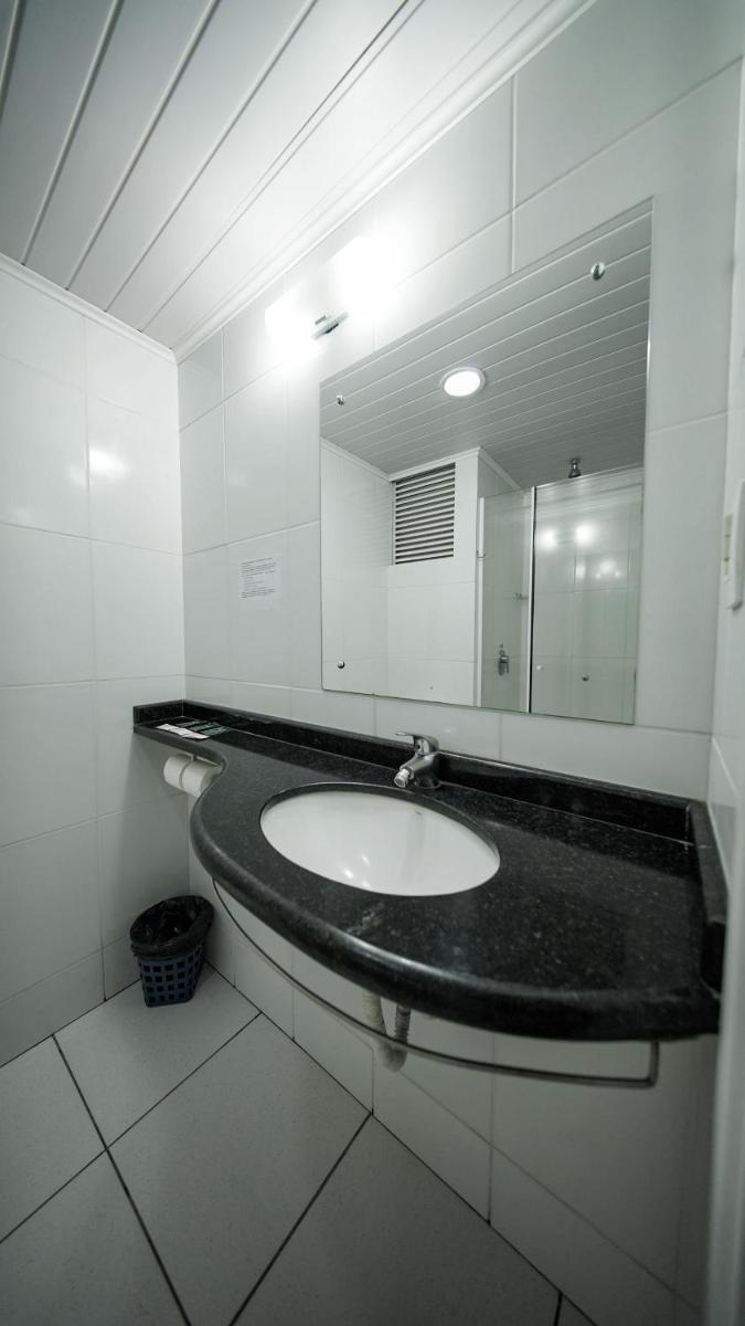 LH Plaza Hotel - Housity