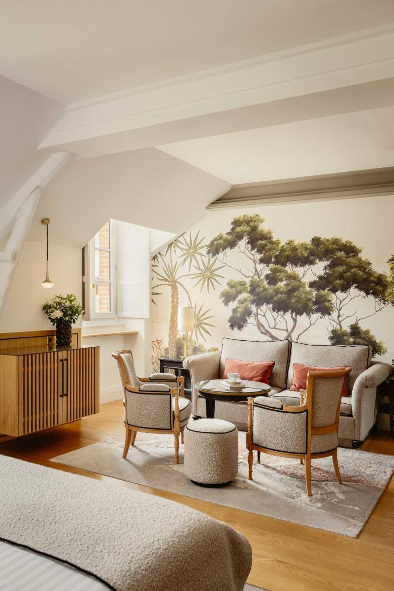 Coin salon dans l'établissement Hôtel & Spa de La Bretesche