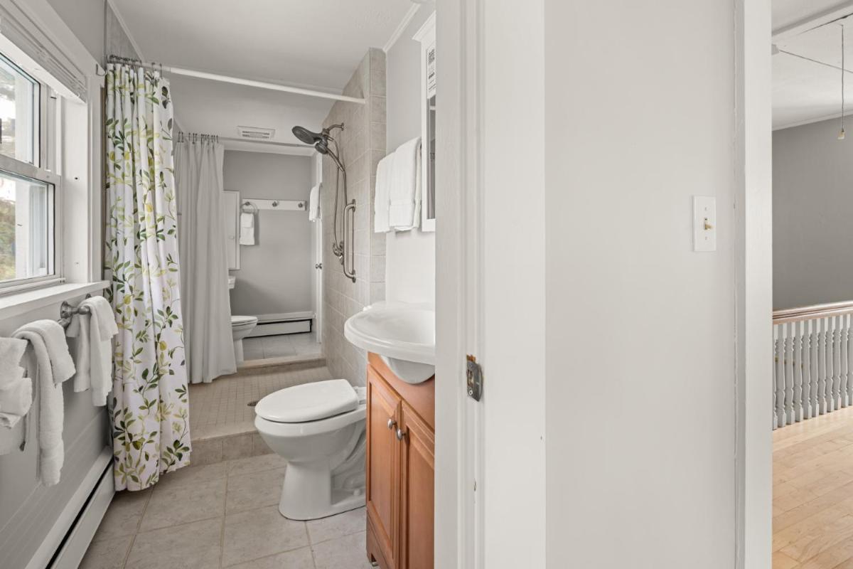 Shore Acres Inn and Restaurant - Housity
