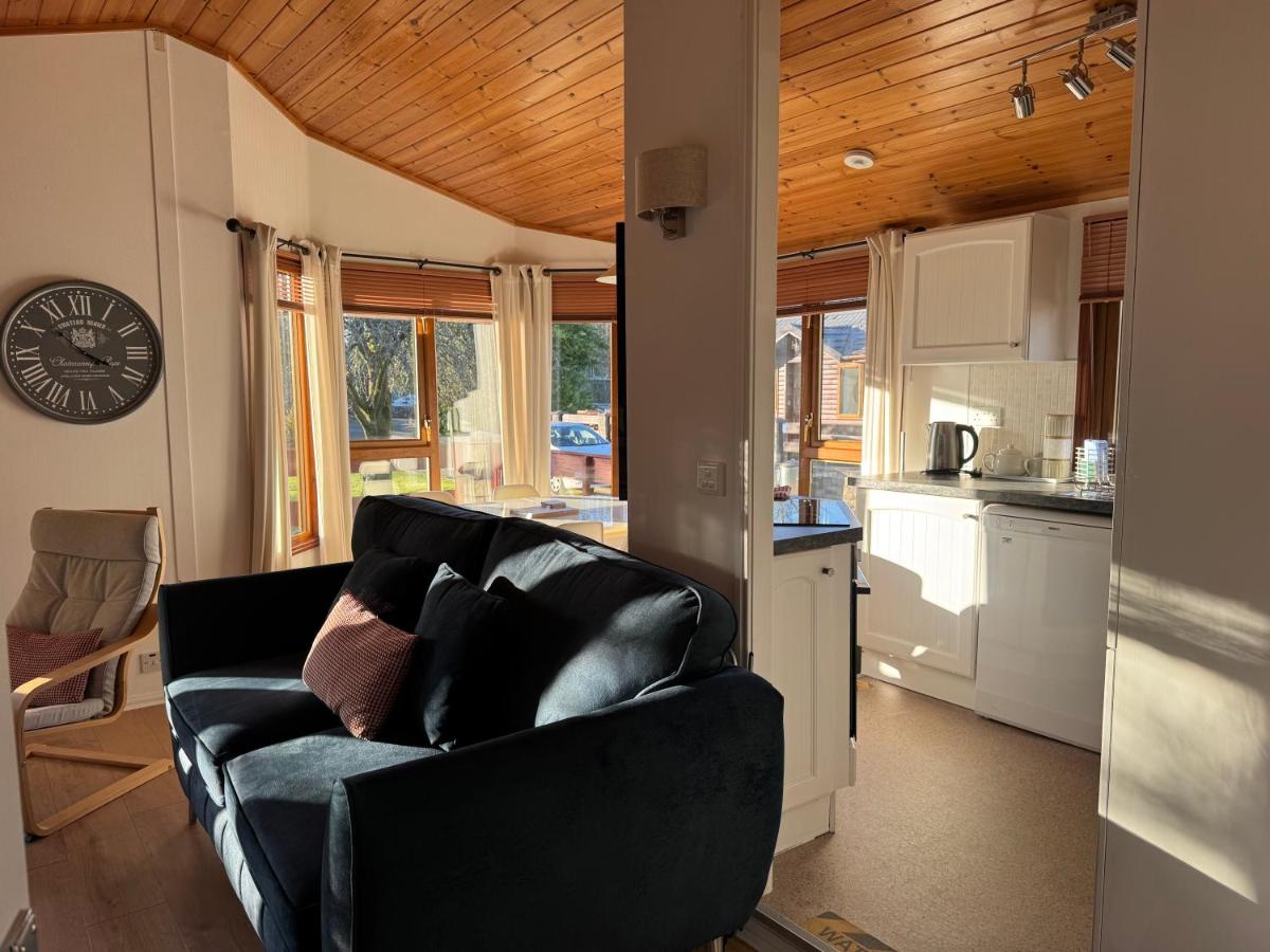 Walled Garden Lodges Loch Lomond - Housity