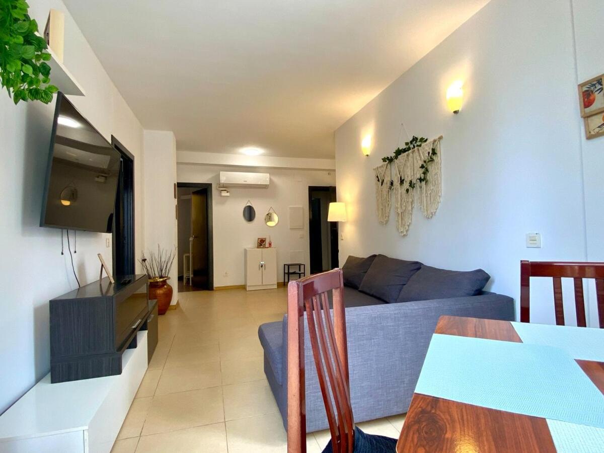 Apartment near the metro blue line - Housity