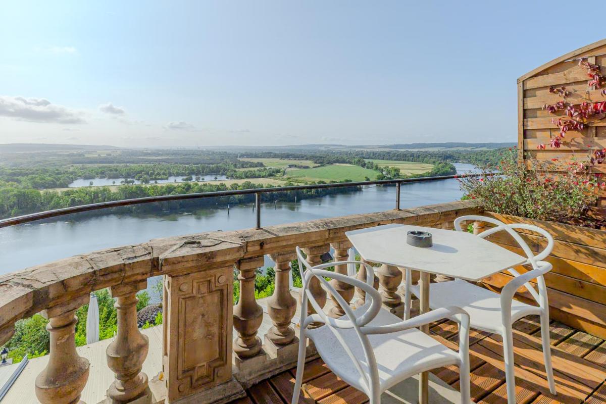 Vue sur la rivière ou le fleuve situé(e) à proximité de l'hôtel