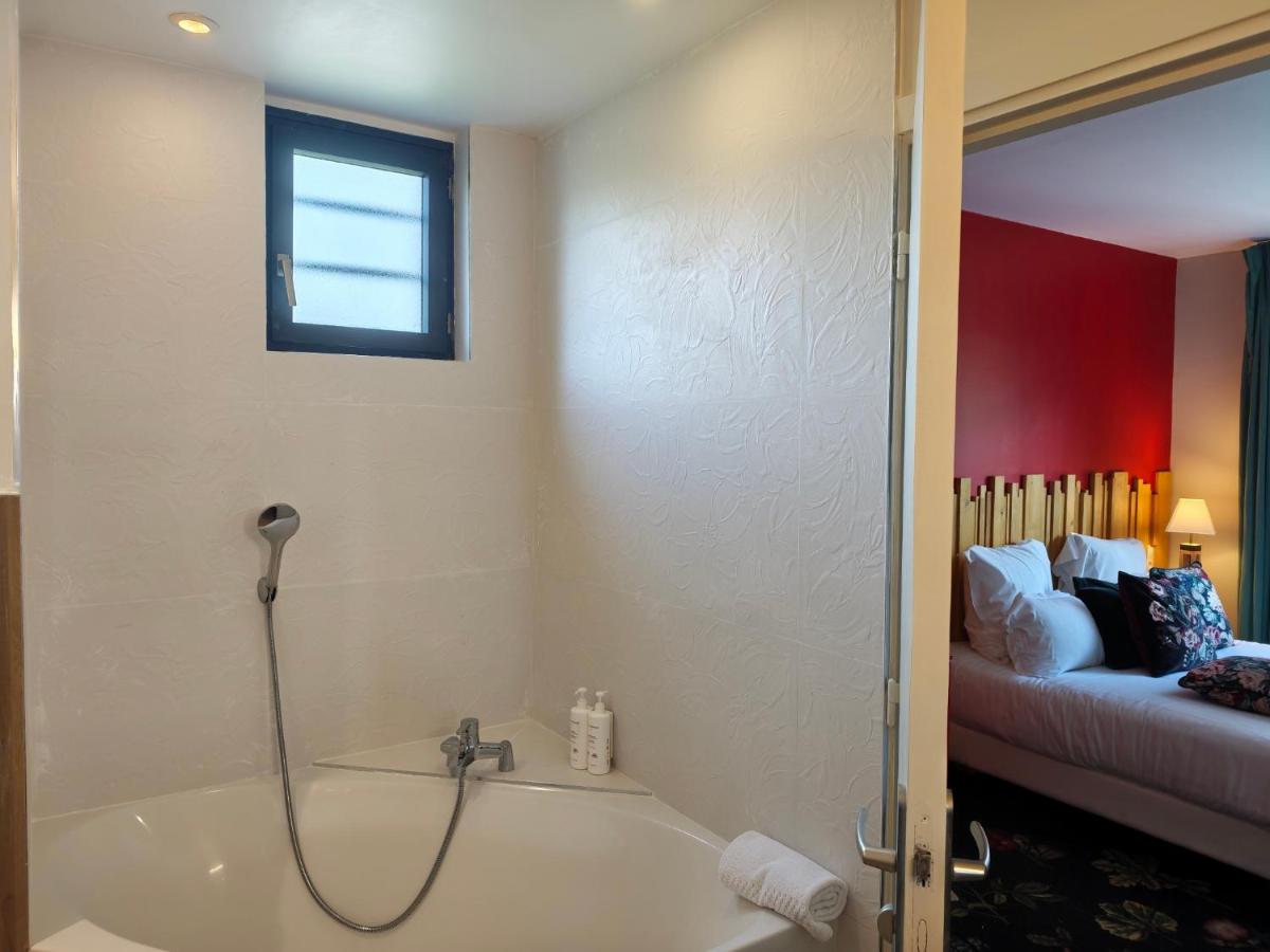 Salle de bains dans l'établissement Domaine De La Corniche