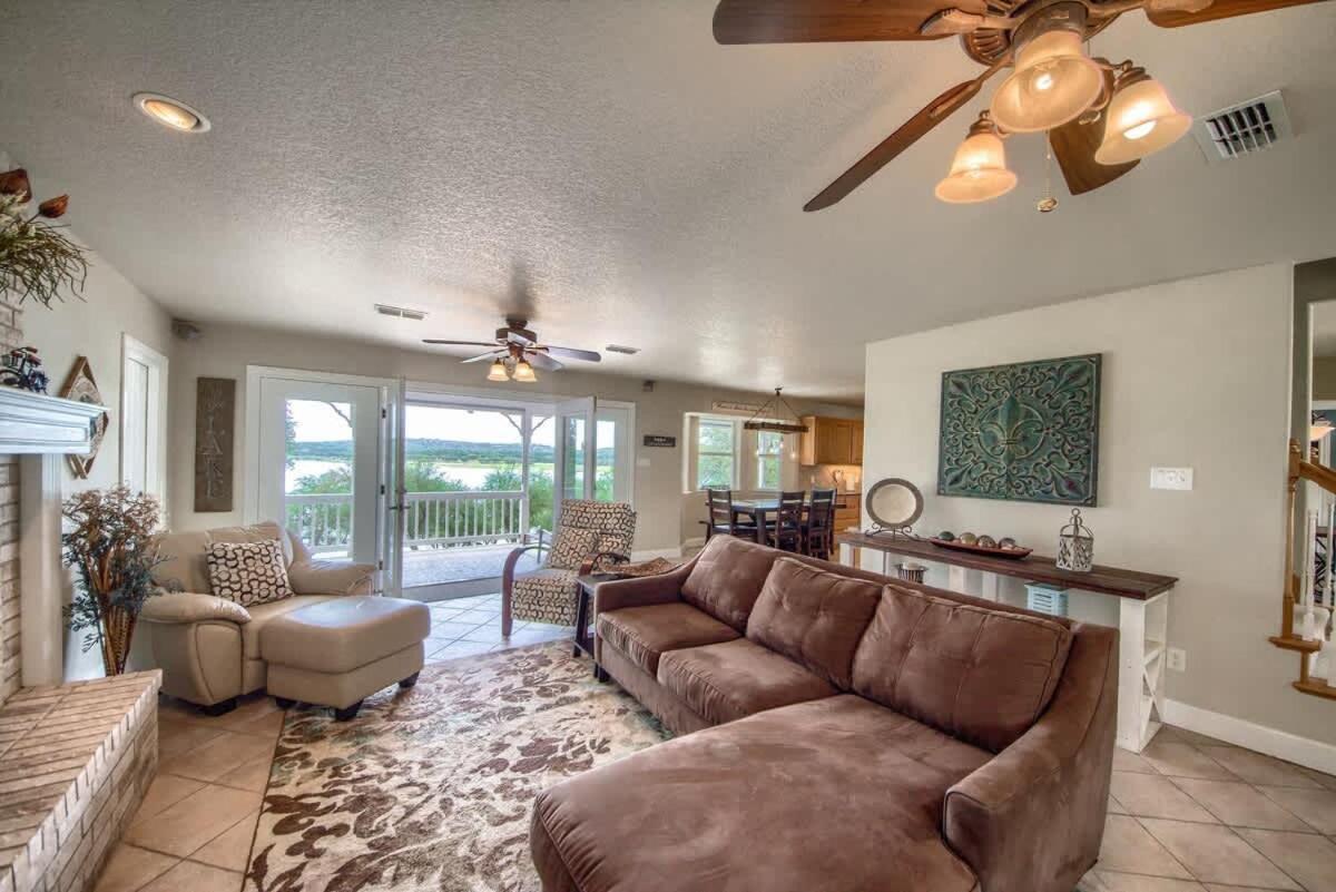 CL 1105B Tranquility by the Shore - Housity