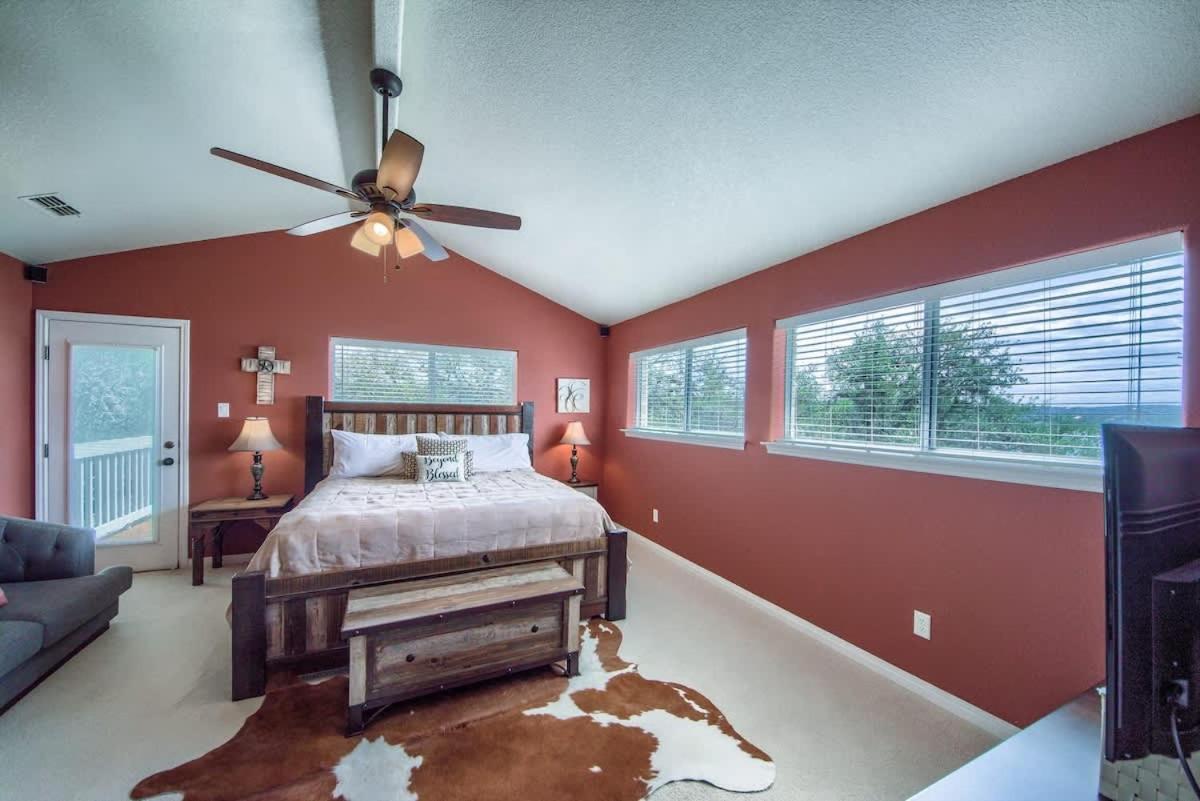 CL 1105B Tranquility by the Shore - Housity