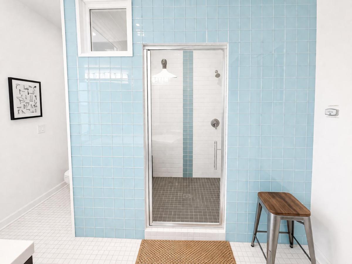 House 5863- Chicago's Premier Bed and Breakfast - Housity