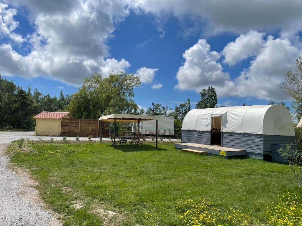 Camping Les Chagnelles - Housity