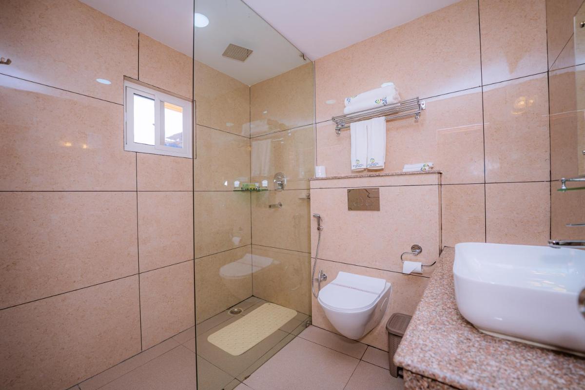Majestic Lake Front Hotel & Suites - Hizvo
