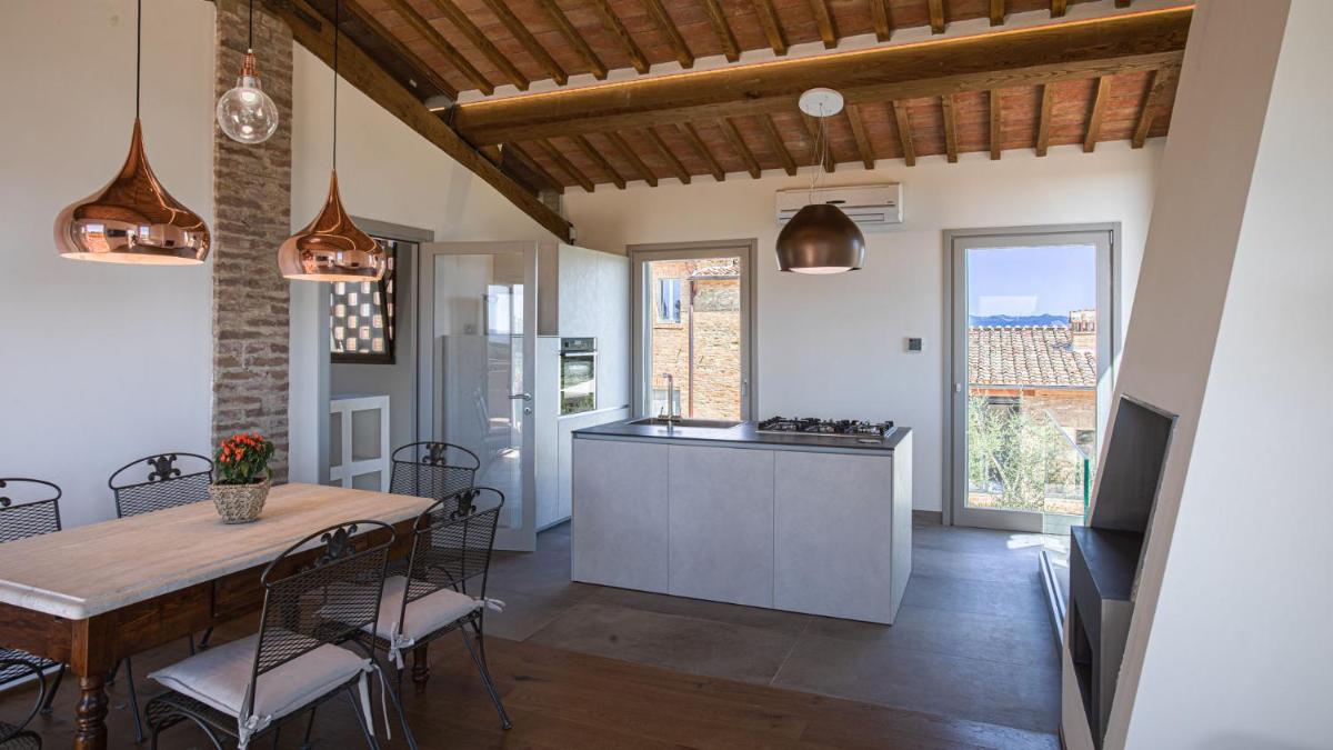 La Fonte Di Santa Regina 16, Emma Villas - Housity