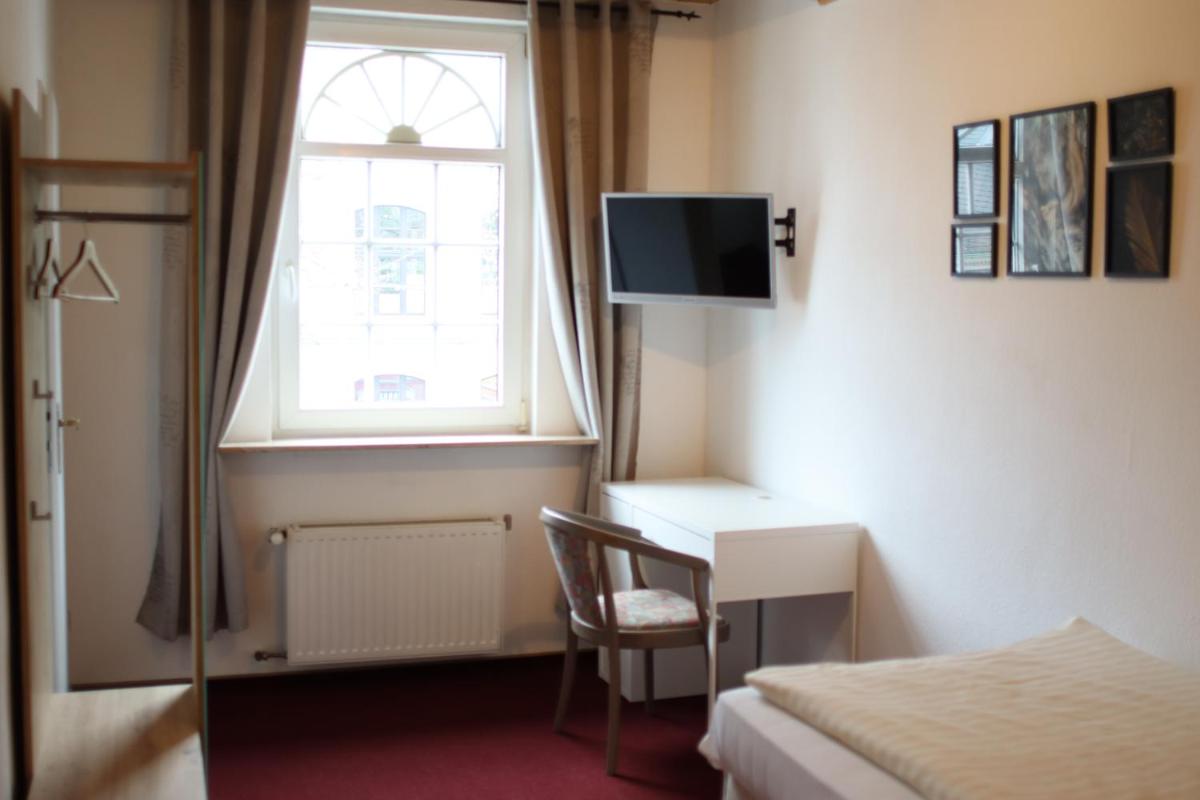 Hotel Alt-Lennep - Housity
