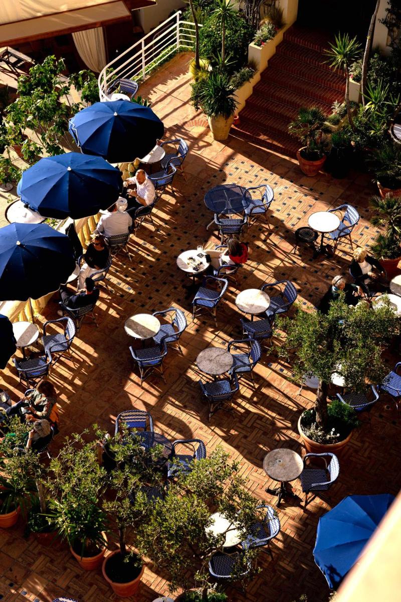 Restaurant ou autre lieu de restauration dans l'établissement Hôtel Belles Rives