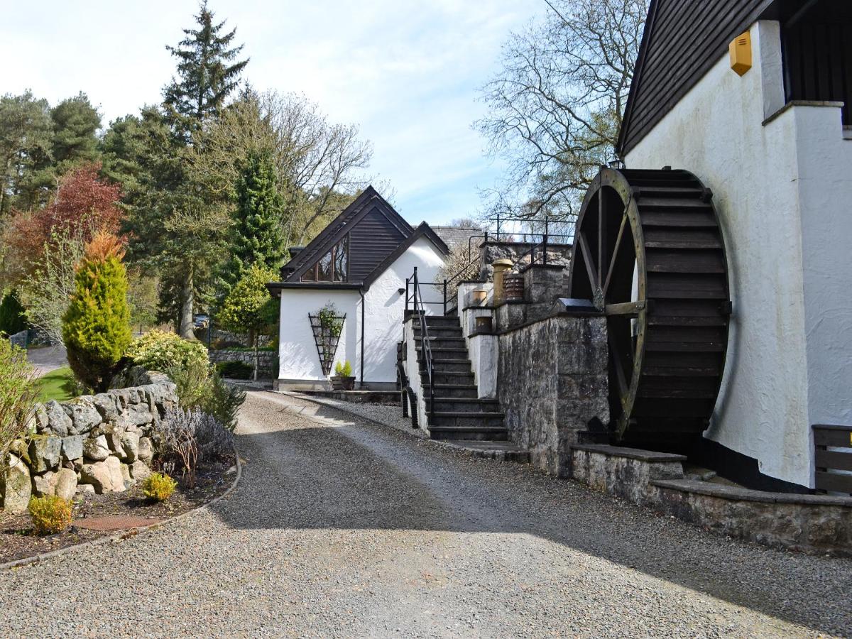 Waterwheel - Housity