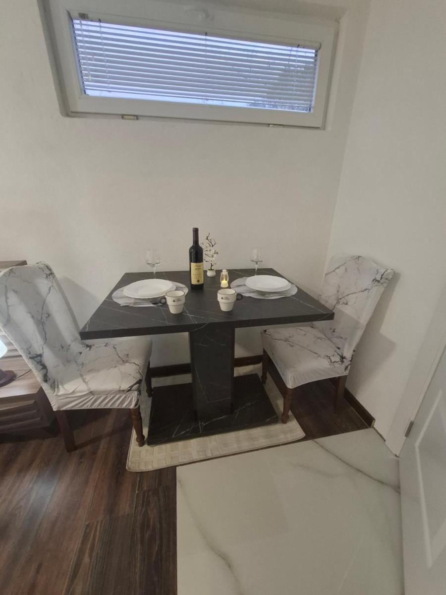 Airport apartment Delić - Housity