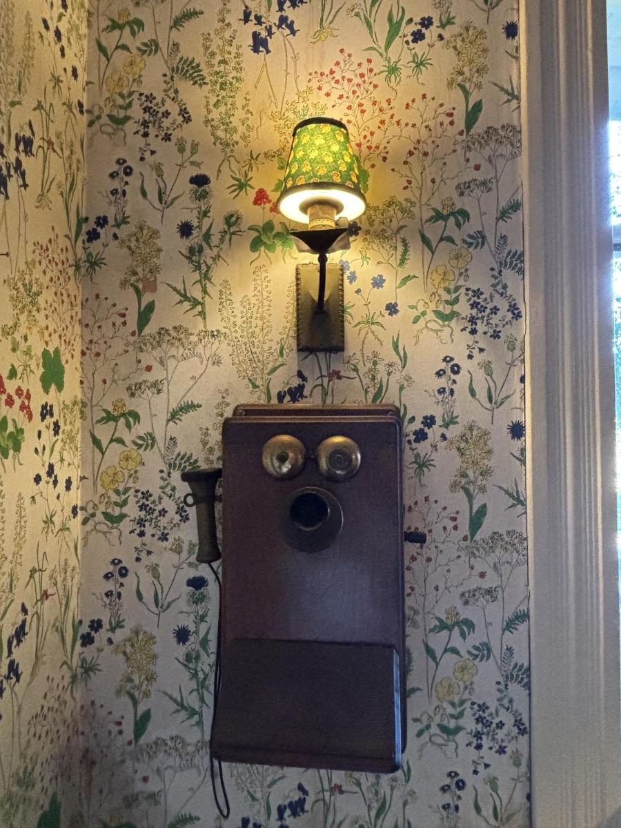 American River Inn - Housity