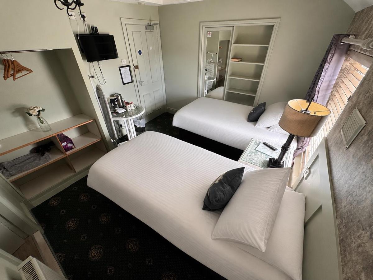 Holland Hotel - Housity