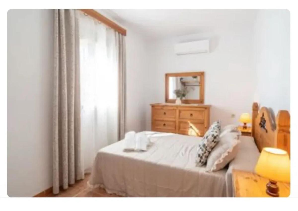 Welcoming chalet with lake and mountain view - El Gastor - Housity