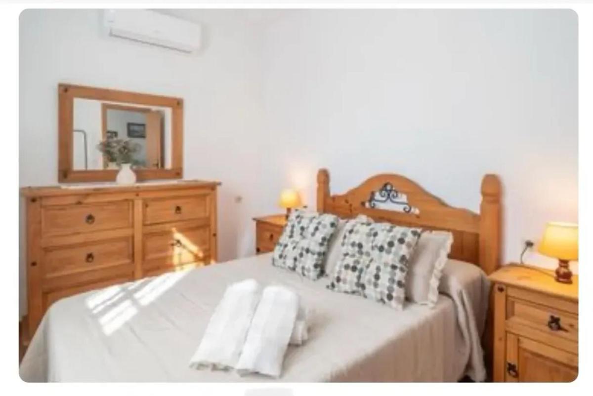Welcoming chalet with lake and mountain view - El Gastor - Housity