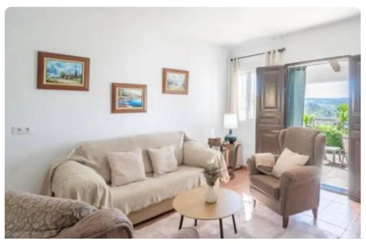 Welcoming chalet with lake and mountain view - El Gastor - Housity