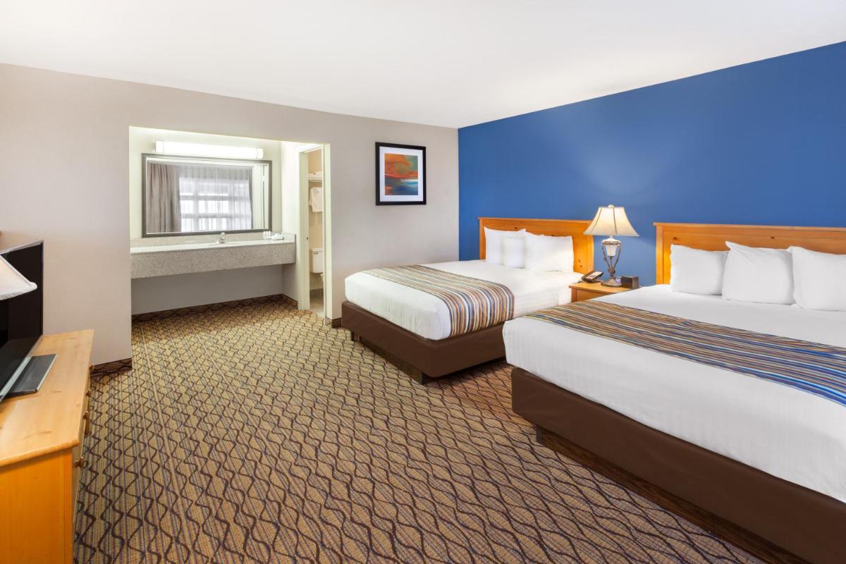 Baymont by Wyndham St. Ignace Lakefront - Housity